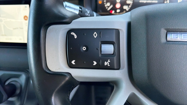 Land Rover Defender 2.0 P300 SE 90 3dr Auto Petrol Estate